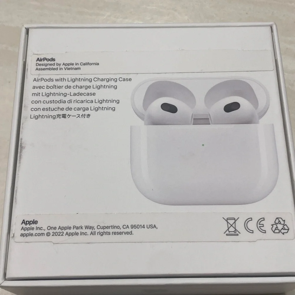 Apple White Wireless Earbuds